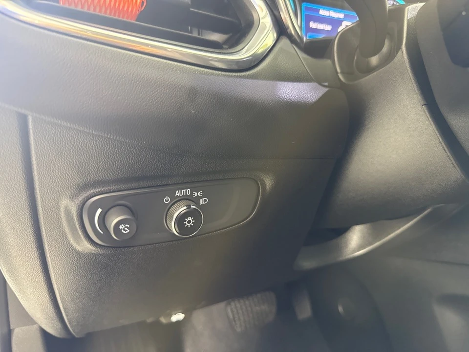 2021 Chevrolet Equinox - Image 14 of 21