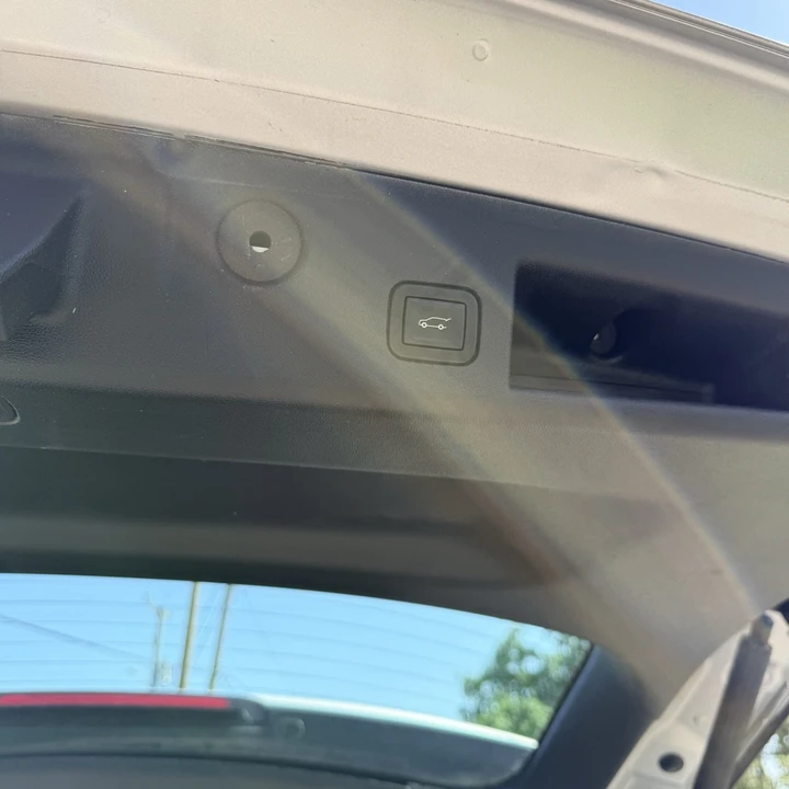 2021 Chevrolet Equinox - Image 13 of 19