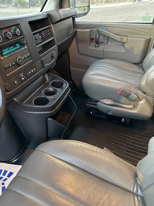 2021 Chevrolet Express - Image 15 of 17