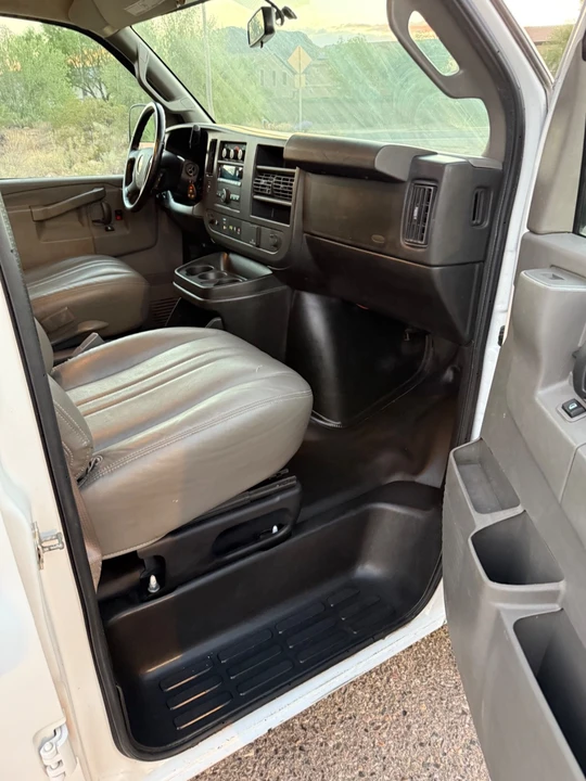 2021 Chevrolet Express - Image 12 of 17