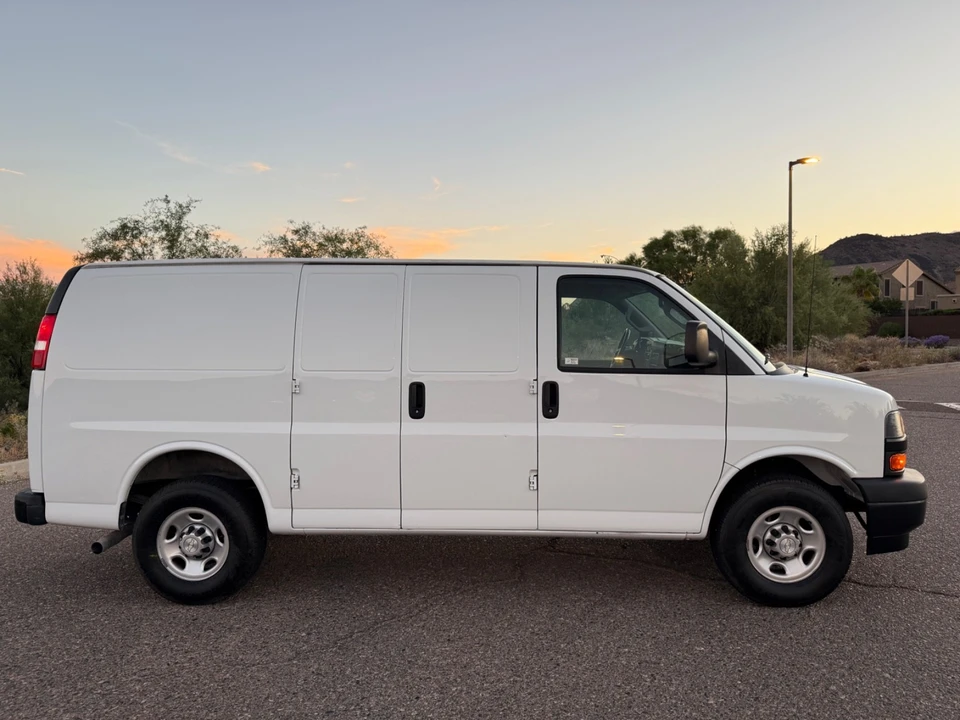 2021 Chevrolet Express - Image 5 of 17