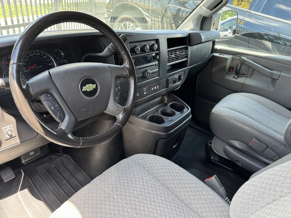 2021 Chevrolet Express - Image 10 of 13