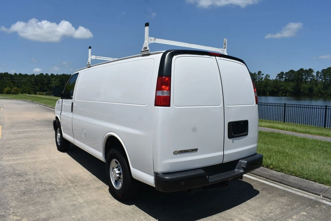 2021 Chevrolet Express - Image 9 of 20