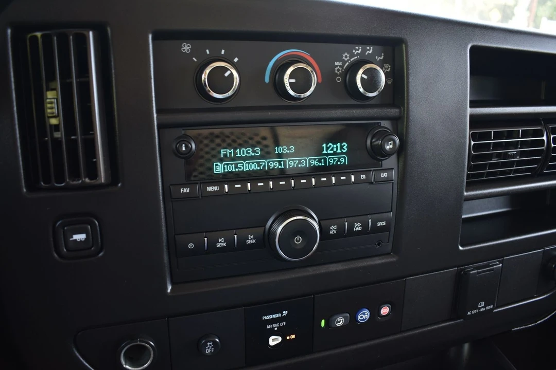 2021 Chevrolet Express - Image 12 of 20