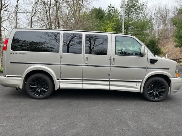 2021 Chevrolet Express - Image 4 of 10