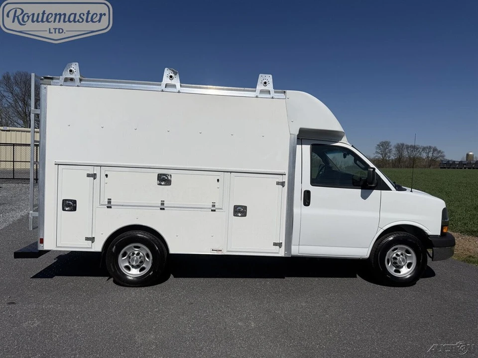 2021 Chevrolet Express - Image 8 of 12