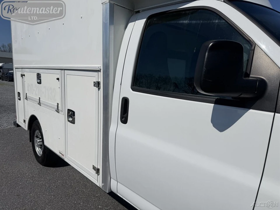 2021 Chevrolet Express - Image 6 of 12