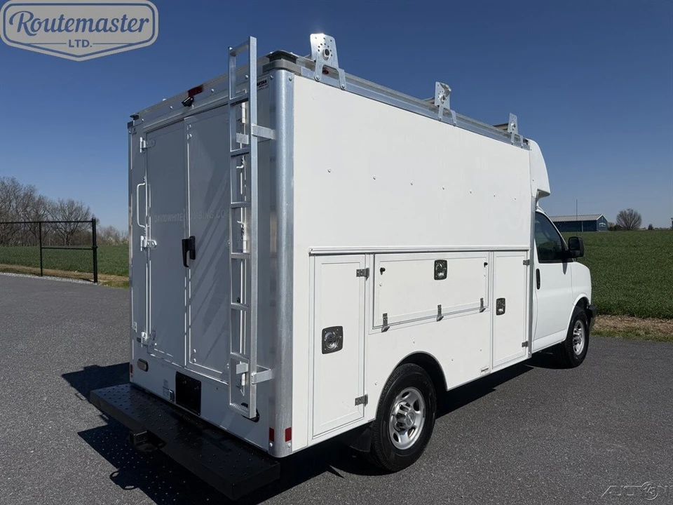 2021 Chevrolet Express - Image 9 of 12