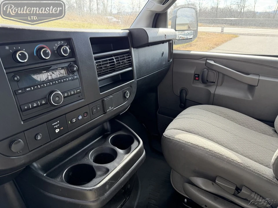 2021 Chevrolet Express - Image 6 of 12