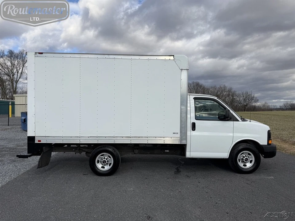 2021 Chevrolet Express - Image 8 of 12