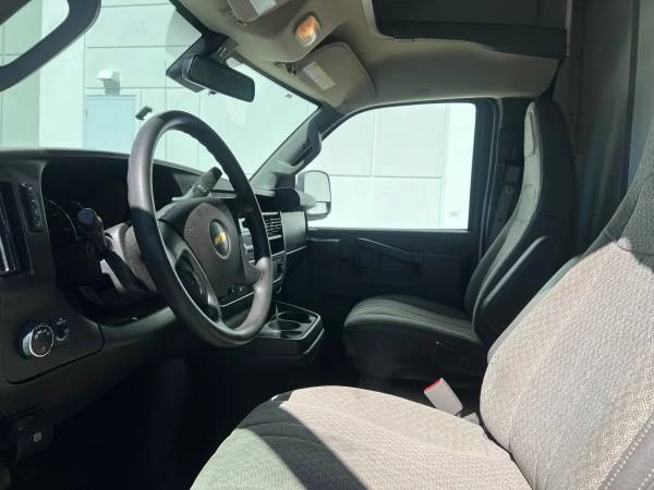 2021 Chevrolet Express - Image 6 of 7