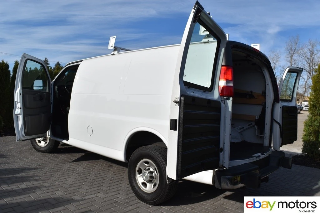 2021 Chevrolet Express - Image 18 of 21