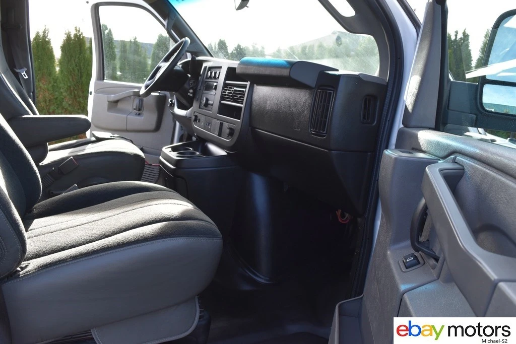 2021 Chevrolet Express - Image 15 of 21