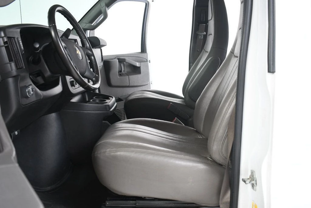 2021 Chevrolet Express - Image 10 of 12