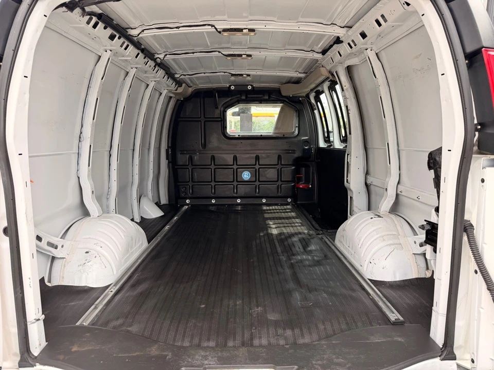 2021 Chevrolet Express - Image 9 of 21
