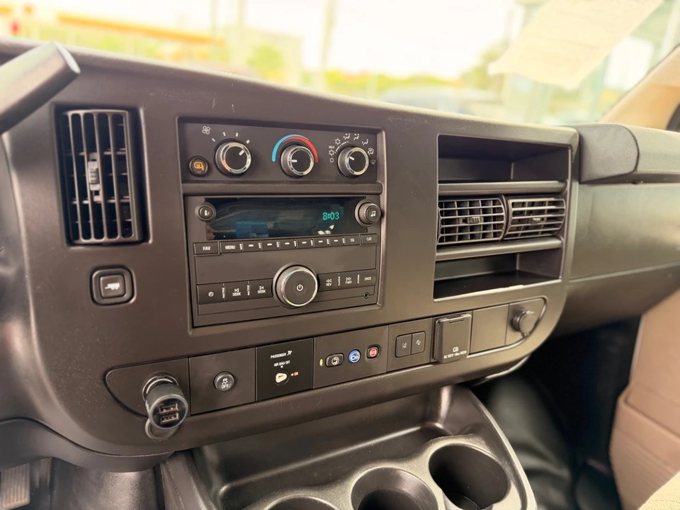 2021 Chevrolet Express - Image 18 of 21