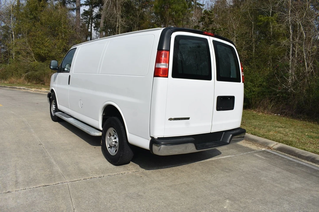 2021 Chevrolet Express - Image 8 of 18