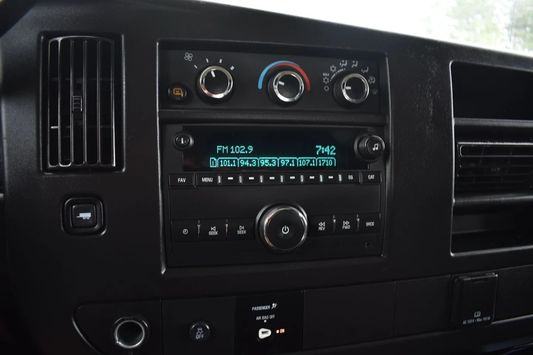 2021 Chevrolet Express - Image 12 of 18