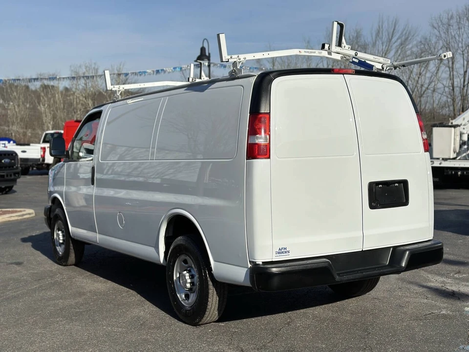 2021 Chevrolet Express - Image 7 of 12