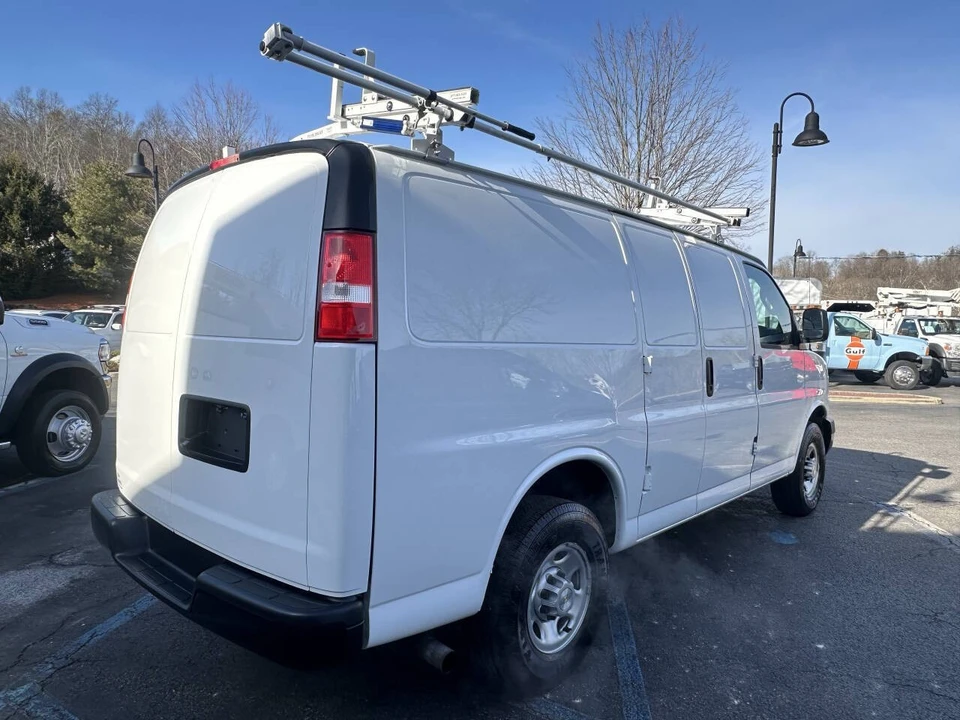 2021 Chevrolet Express - Image 8 of 21