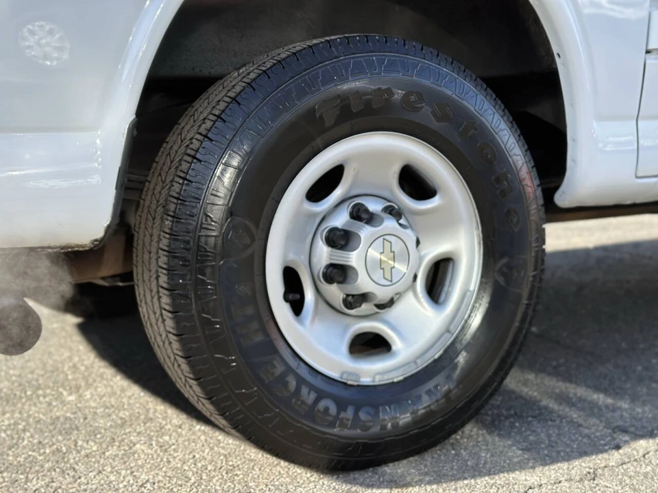 2021 Chevrolet Express - Image 14 of 21