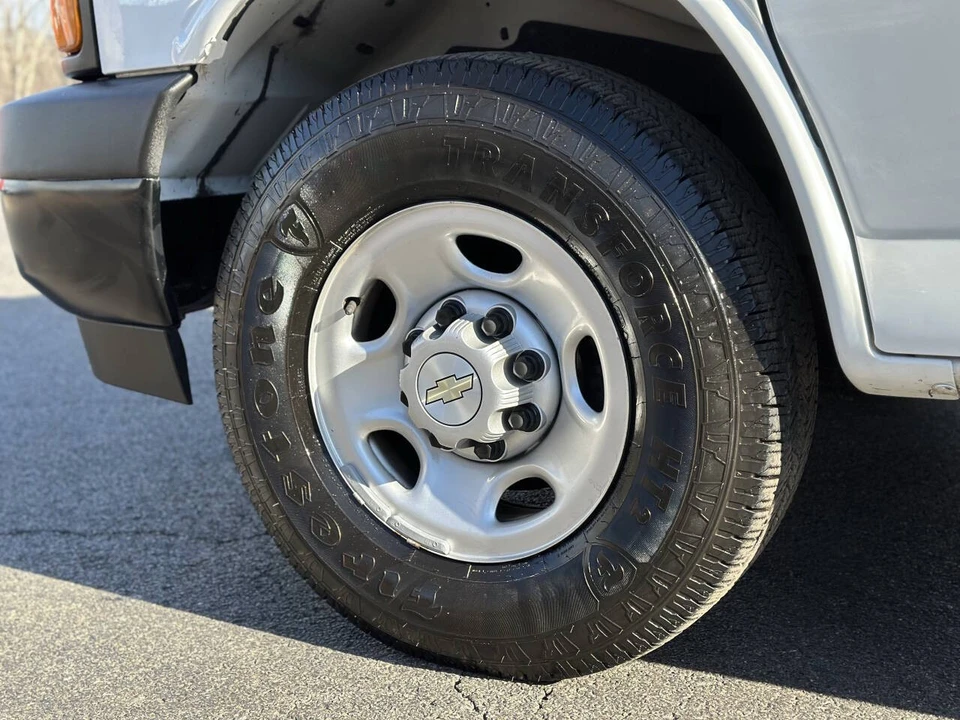 2021 Chevrolet Express - Image 11 of 21