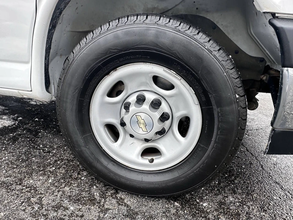 2021 Chevrolet Express - Image 14 of 21