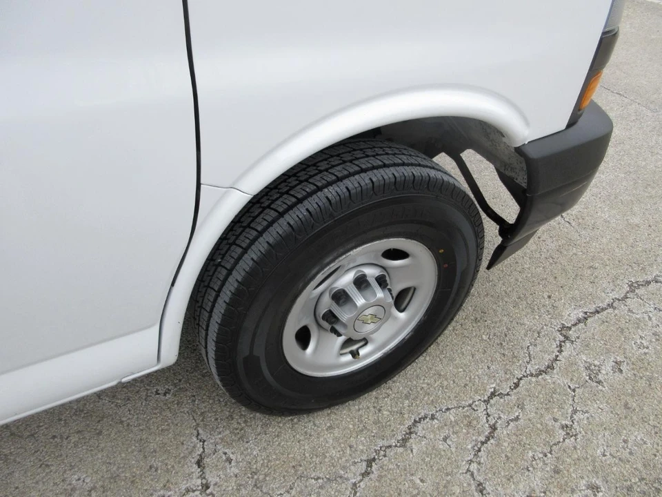 2021 Chevrolet Express - Image 16 of 21