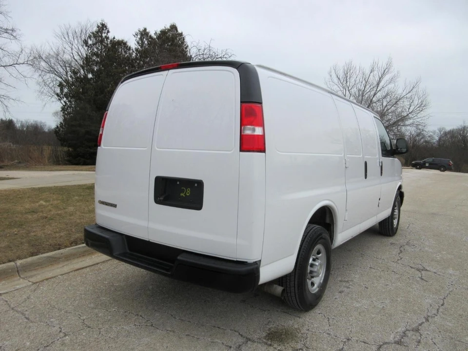 2021 Chevrolet Express - Image 14 of 21