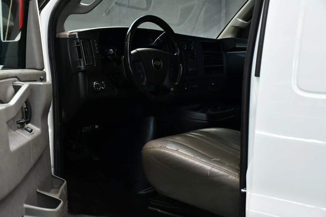 2021 Chevrolet Express - Image 11 of 21