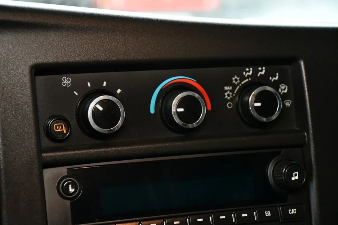 2021 Chevrolet Express - Image 17 of 21