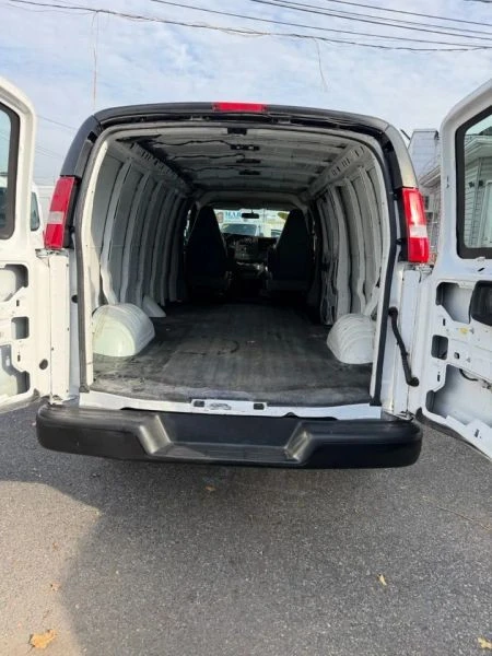 2021 Chevrolet Express - Image 5 of 9
