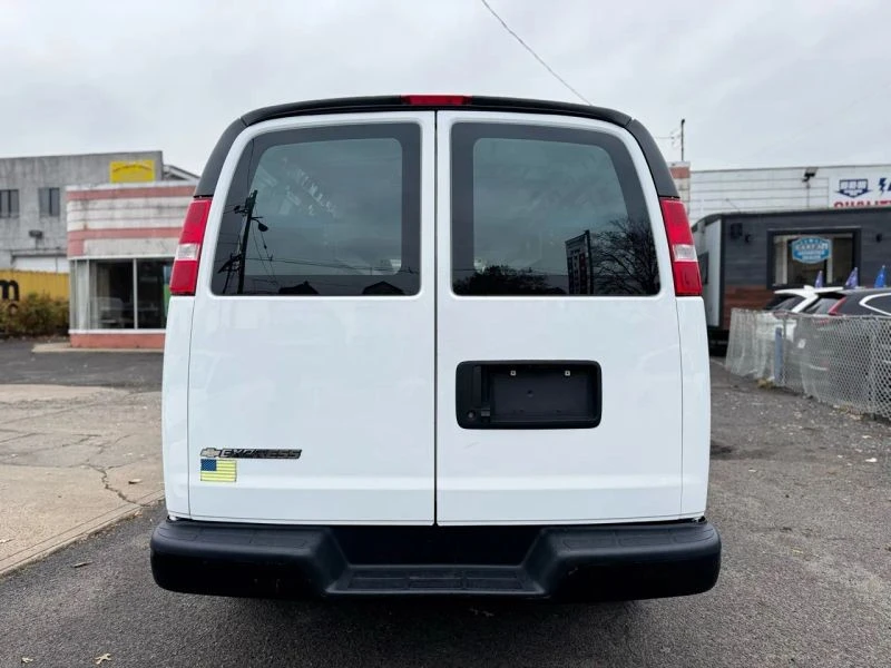 2021 Chevrolet Express - Image 9 of 12