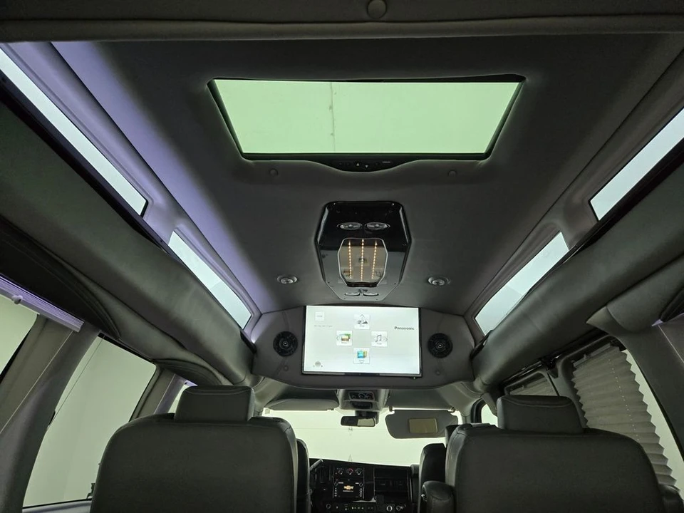 2021 Chevrolet Express - Image 9 of 12