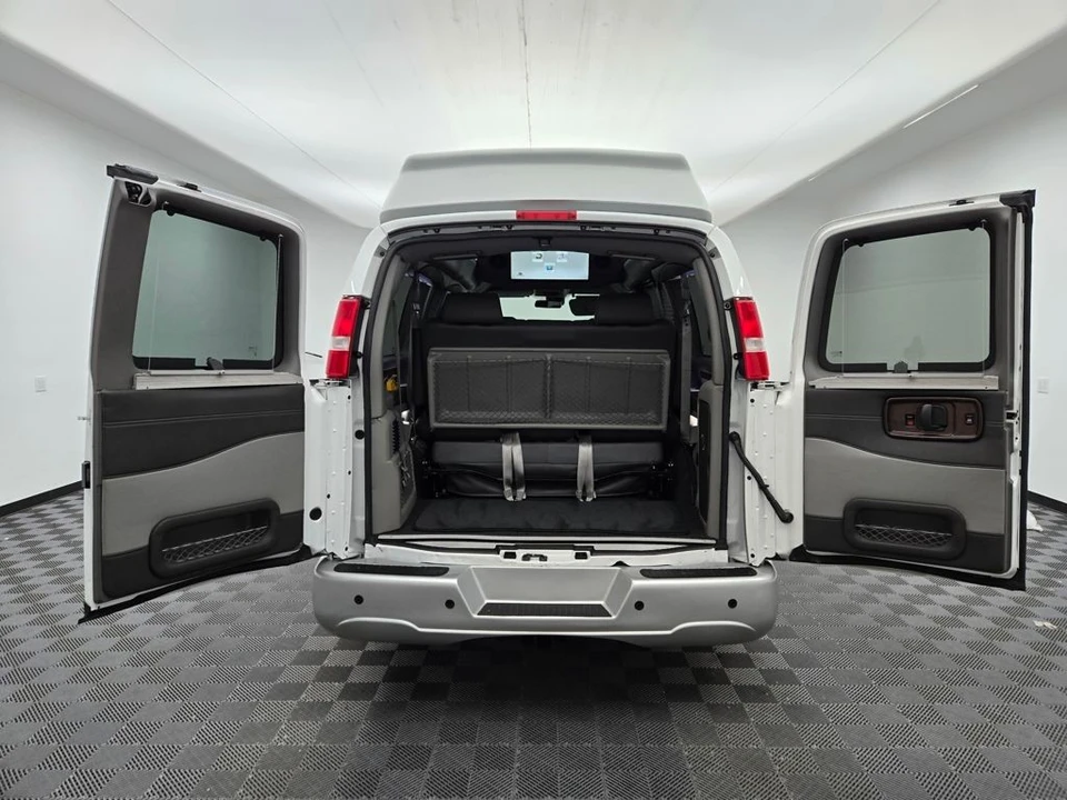 2021 Chevrolet Express - Image 5 of 12