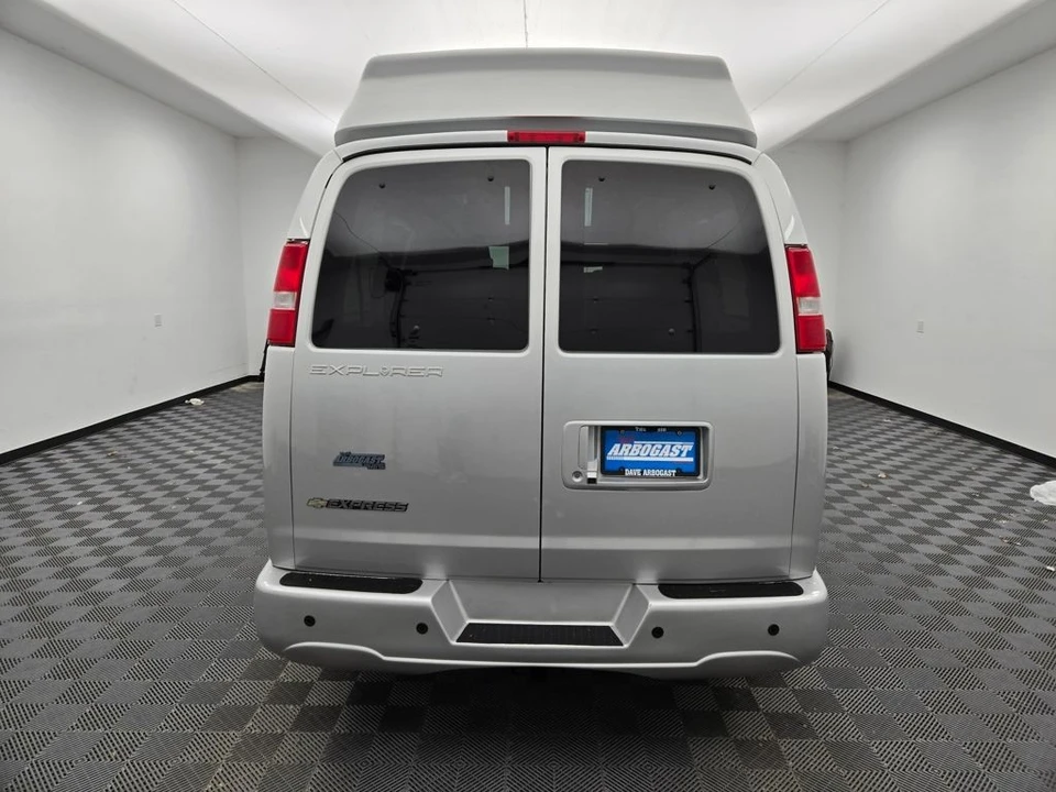 2021 Chevrolet Express - Image 3 of 12