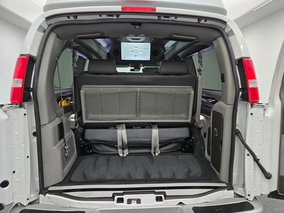 2021 Chevrolet Express - Image 6 of 12