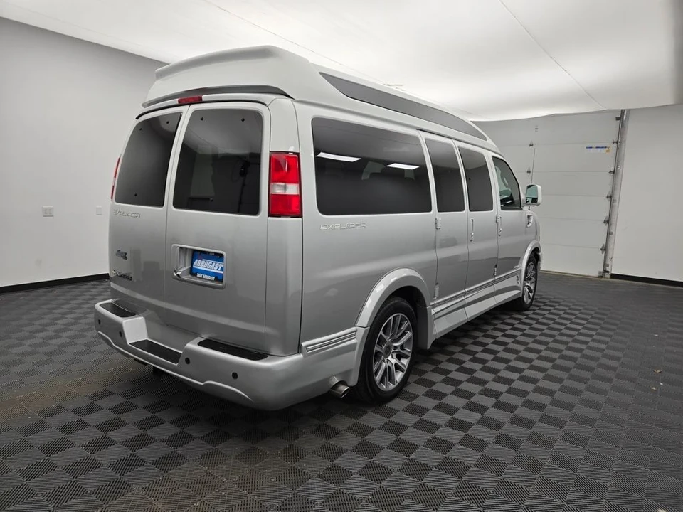 2021 Chevrolet Express - Image 2 of 12