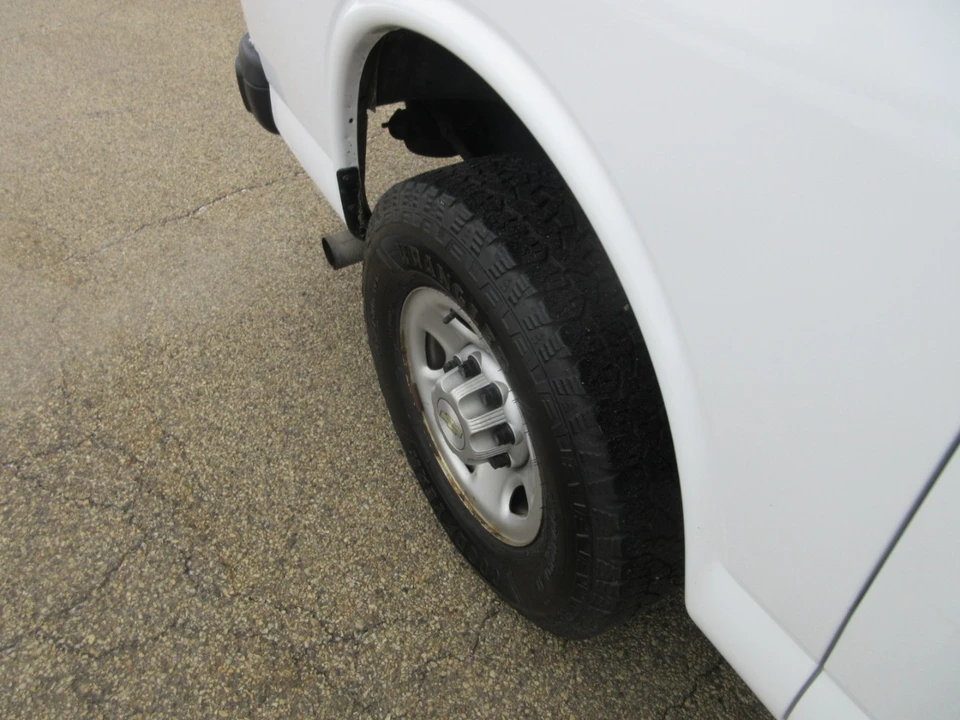 2021 Chevrolet Express - Image 16 of 21