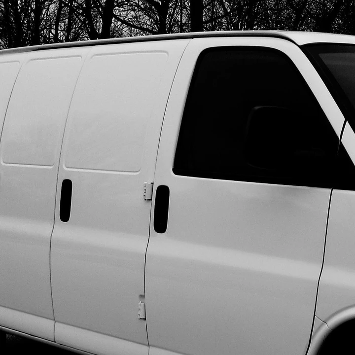 2021 Chevrolet Express - Image 8 of 21