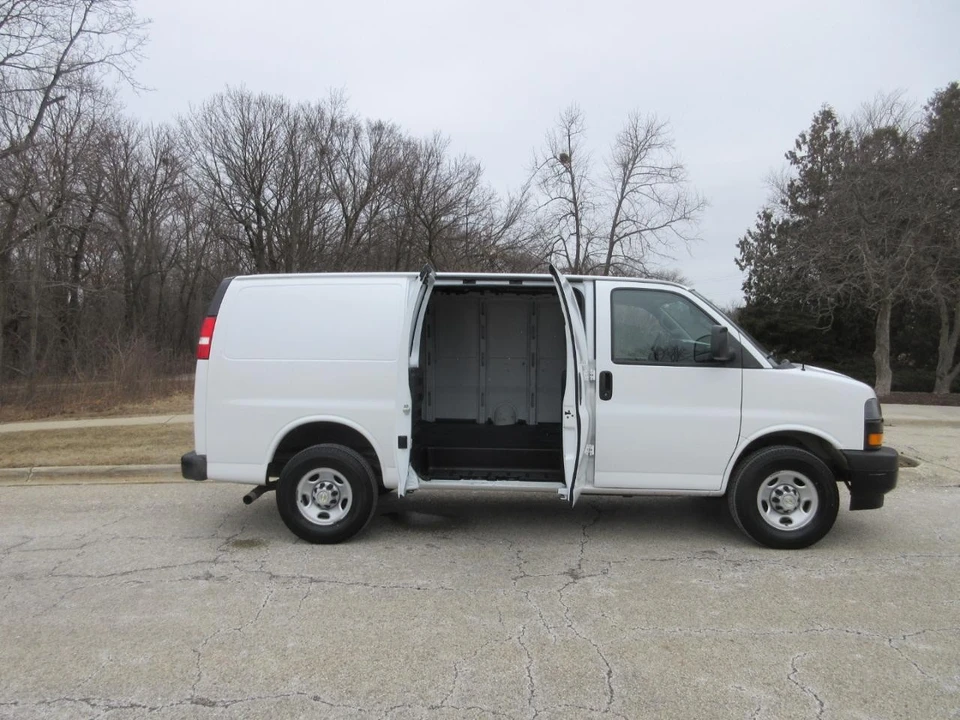2021 Chevrolet Express - Image 20 of 21