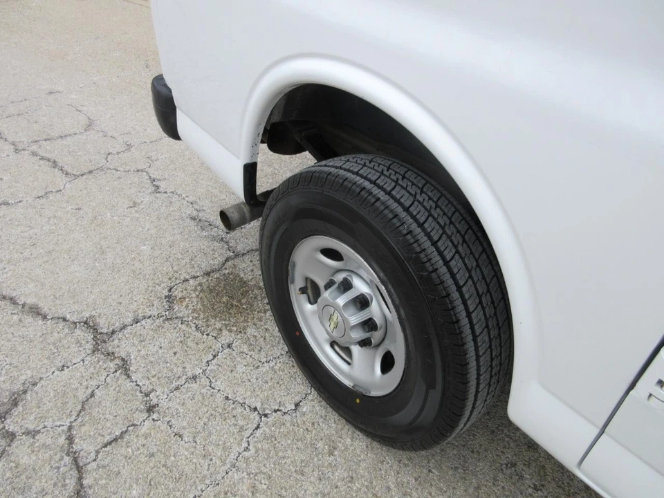 2021 Chevrolet Express - Image 18 of 21