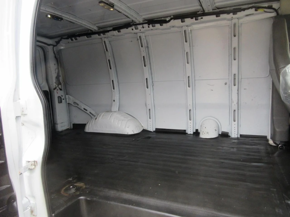 2021 Chevrolet Express - Image 21 of 21