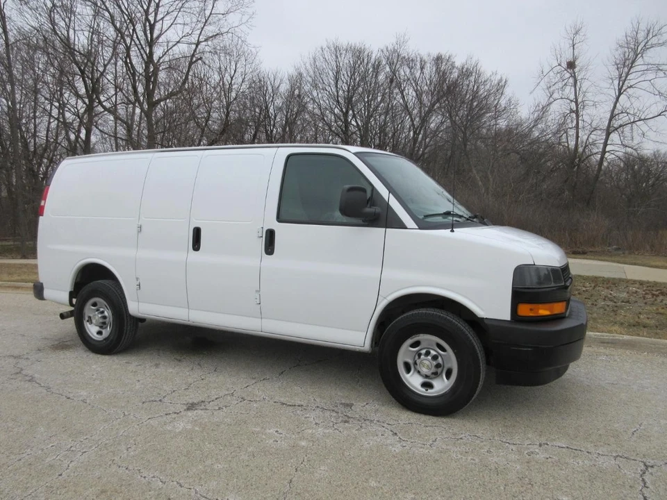 2021 Chevrolet Express - Image 13 of 21