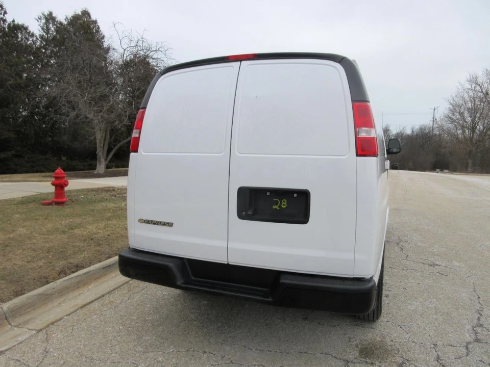 2021 Chevrolet Express - Image 15 of 21