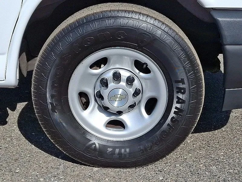 2021 Chevrolet Express - Image 9 of 12