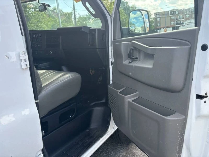 2021 Chevrolet Express - Image 7 of 12