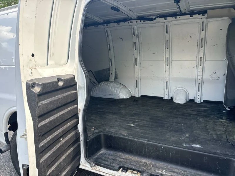 2021 Chevrolet Express - Image 10 of 12