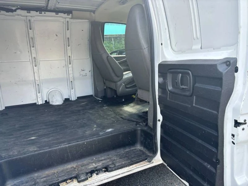 2021 Chevrolet Express - Image 9 of 12