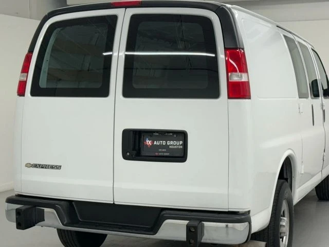 2021 Chevrolet Express - Image 10 of 12